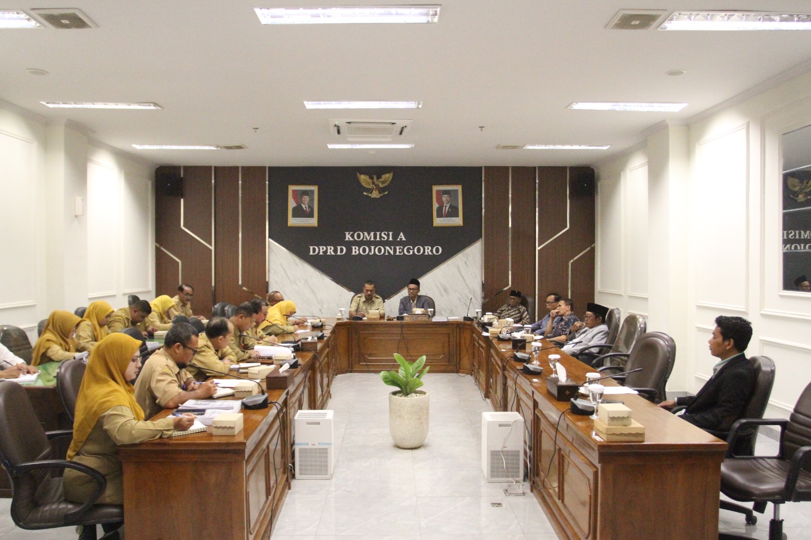 Pansus I Kaji Mendalam Raperda Desa dan Barang Milik Daerah