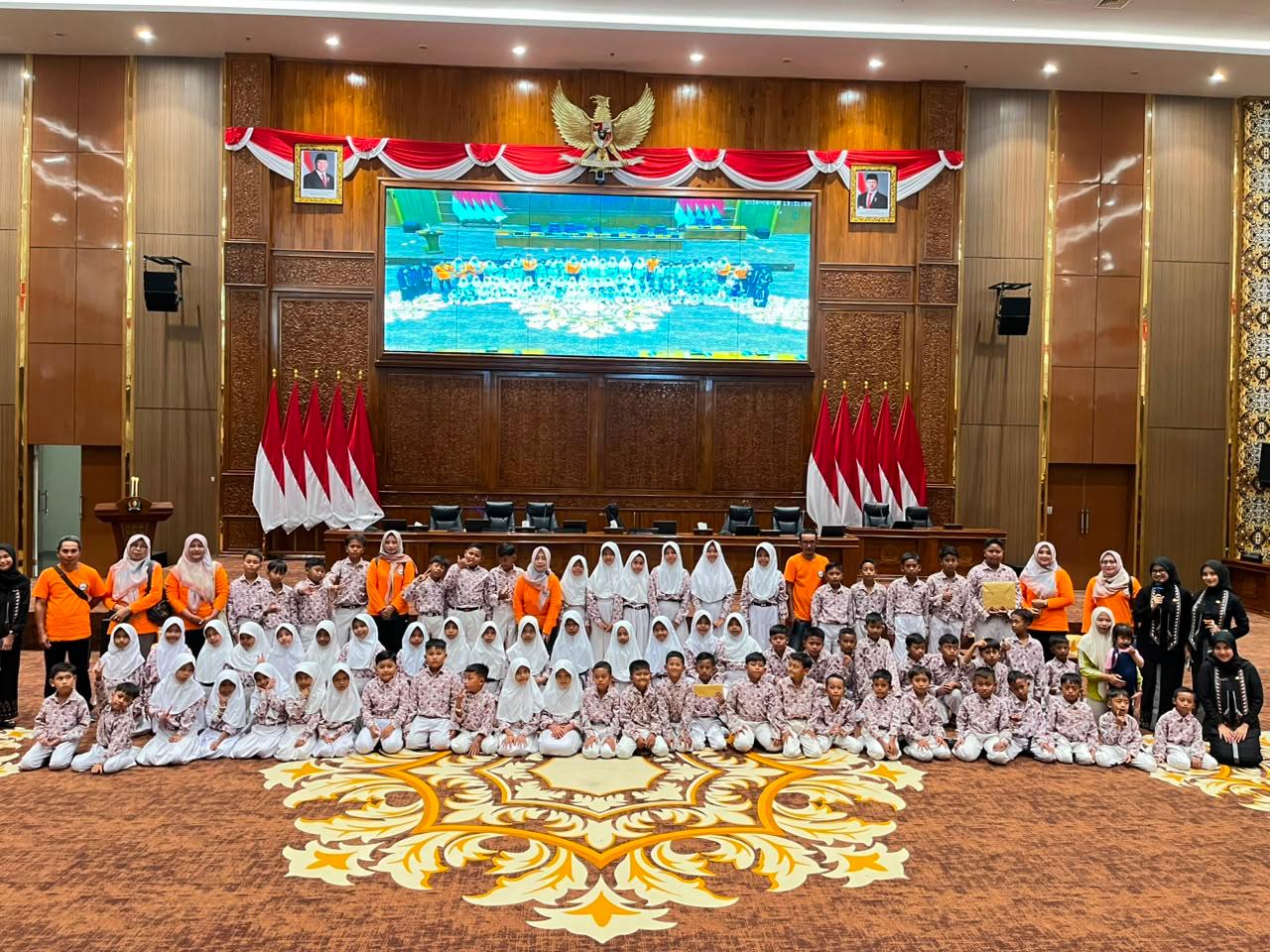 SDN Pejok 1 Kedungadem Outing Class Trias Politica di Sekretariat DPRD Bojonegoro